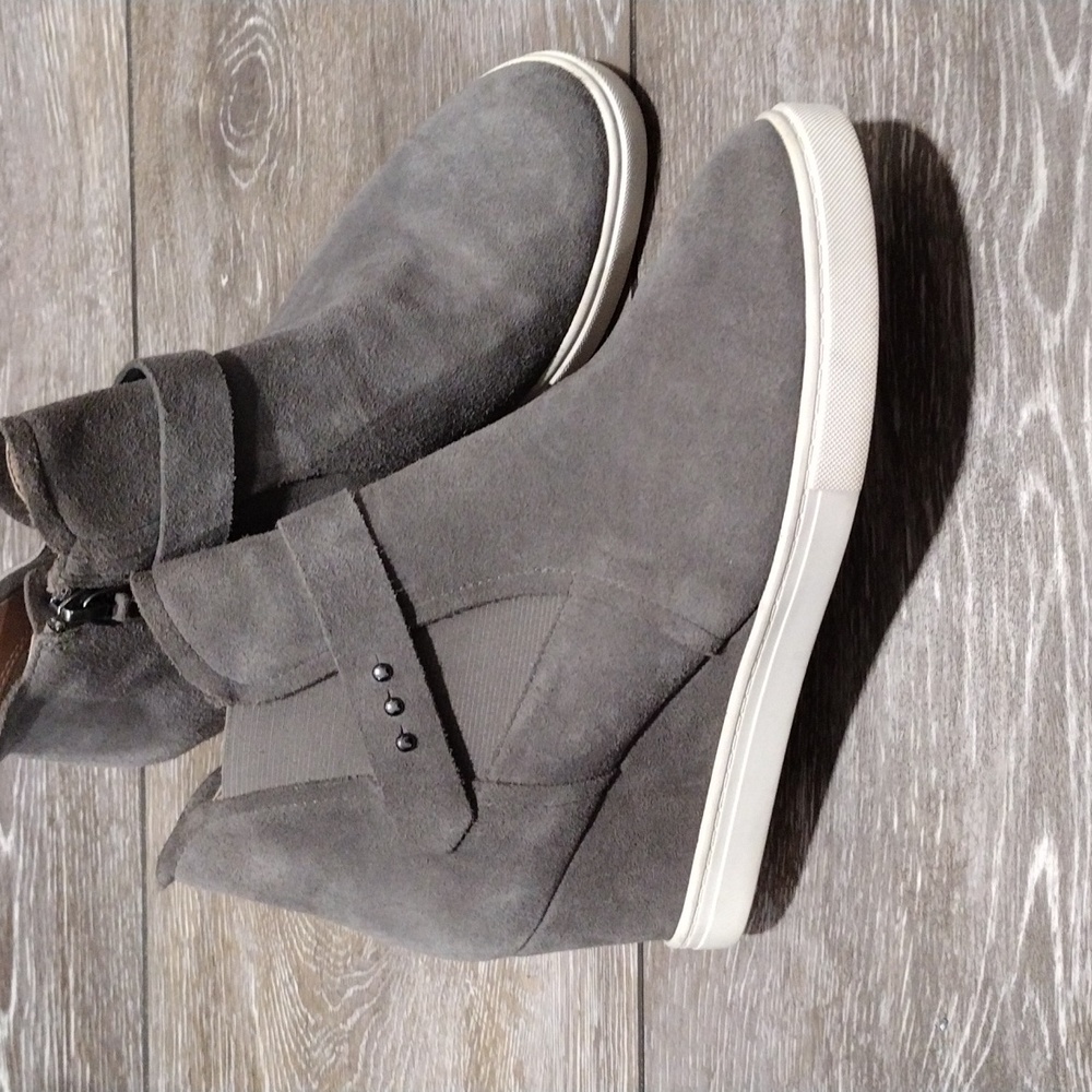 Linea Paolo gray suede zip wedge heel ankle booties. Size 7.5